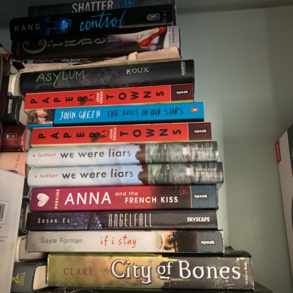 books - Picture 3 of 7